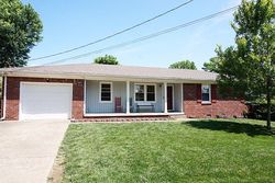 Pre-foreclosure in  ROSEMONT DR Hopkinsville, KY 42240