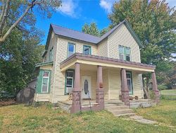 Pre-foreclosure Listing in S WALNUT ST GARNETT, KS 66032