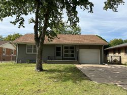 Pre-foreclosure in  S VOLUTSIA AVE Wichita, KS 67211