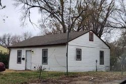 Pre-foreclosure in  E SUNVIEW AVE Wichita, KS 67216