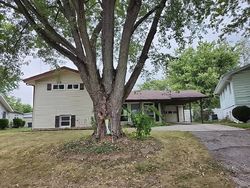 Pre-foreclosure in  N KNIGHT CIR Marion, IN 46952