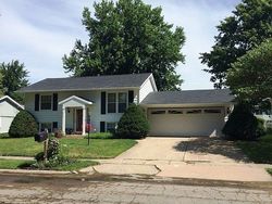 Pre-foreclosure in  DEVONSHIRE ST Dixon, IL 61021