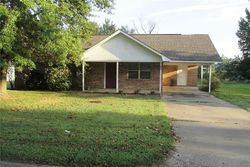 Pre-foreclosure in  W GROBER ST Paris, AR 72855