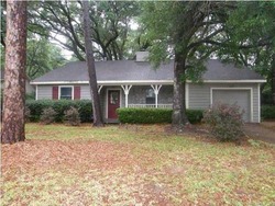 Pre-foreclosure in  MAPLEWOOD LOOP Daphne, AL 36526