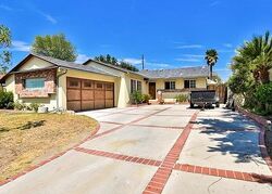 Pre-foreclosure in  NESTLE AVE Tarzana, CA 91356
