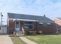 Pre-foreclosure in  RONALD ST Roseville, MI 48066