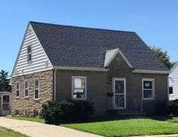 Pre-foreclosure in  8TH ST Menasha, WI 54952