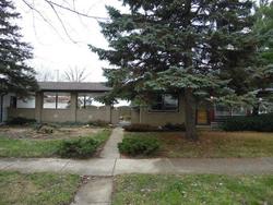 Pre-foreclosure in  HAMLIN AVE Midlothian, IL 60445