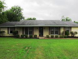 Pre-foreclosure in  W WILDING DR Montgomery, AL 36116