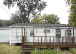 Pre-foreclosure in  S KICKAPOO ST Lincoln, IL 62656