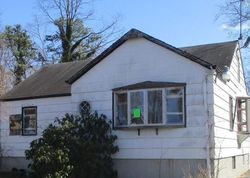 Pre-foreclosure in  GORDON AVE West Babylon, NY 11704