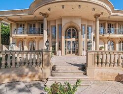 Pre-foreclosure in  DEEP CANYON DR Beverly Hills, CA 90210