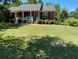 Pre-foreclosure in  PHILLIPS DR Killen, AL 35645