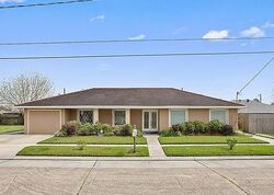 Pre-foreclosure in  CAMPAGNA DR Chalmette, LA 70043
