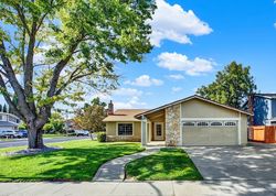 Pre-foreclosure in  WOODHAVEN DR Vacaville, CA 95687