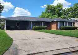 Pre-foreclosure in  REDWOOD DR Alexandria, LA 71301