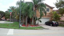 Pre-foreclosure in  SW 195TH TER Miami, FL 33157