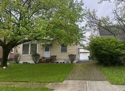 Pre-foreclosure in  FAIRWAY AVE Maple Heights, OH 44137