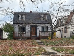 Pre-foreclosure in  S 93RD ST Milwaukee, WI 53214