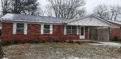 Pre-foreclosure in  ARCH ST Batesville, AR 72501