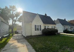 Pre-foreclosure in  HOMEPLACE ST Dearborn, MI 48124