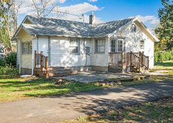 Pre-foreclosure in  SE 118TH AVE Portland, OR 97266