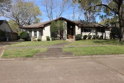 Pre-foreclosure in  COBRE VALLEY DR Houston, TX 77062