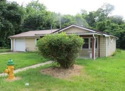 Pre-foreclosure in  GLESSNER AVE Zanesville, OH 43701