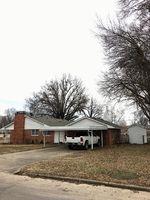 Pre-foreclosure in  N ANTHONY ST Muskogee, OK 74403