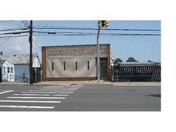  S Main St, Freeport NY
