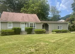 Pre-foreclosure in  WINNEPOGE DR Fairfield, CT 06825