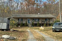 Pre-foreclosure in  FOX TRL Winchester, VA 22602