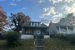 Pre-foreclosure in  11TH ST SE Roanoke, VA 24013