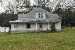 Pre-foreclosure in  BELFAST FARMINGTON RD Belfast, TN 37019