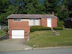 Pre-foreclosure in  COLEWOOD DR Pittsburgh, PA 15236