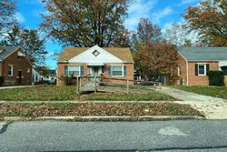 Pre-foreclosure in  SHOREVIEW AVE Euclid, OH 44132