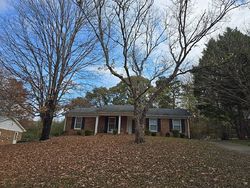 Pre-foreclosure in  WESTCHESTER DR Burlington, NC 27217