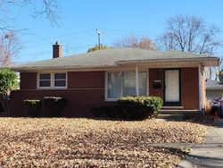 Pre-foreclosure in  GLENGARY ST Dearborn Heights, MI 48127