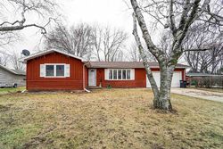 Pre-foreclosure in  KIRKWOOD DR Oshkosh, WI 54904