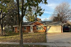 Pre-foreclosure in  W FRANSEE LN Saukville, WI 53080