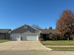 Pre-foreclosure in  N CHAPPELL DR Appleton, WI 54914