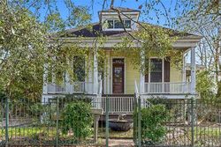 Pre-foreclosure in  HAMILTON ST New Orleans, LA 70118