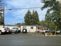 Pre-foreclosure in  E 2ND ST Coquille, OR 97423