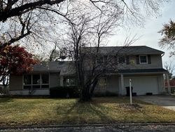 Pre-foreclosure in  W IVY LN Peoria, IL 61614