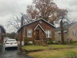 Pre-foreclosure in  ALBIA TER Saint Louis, MO 63136