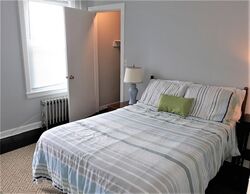 Pre-foreclosure in  SWEETBRIAR ST Providence, RI 02908