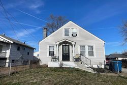 Pre-foreclosure in  GENTRY AVE Saint Louis, MO 63125