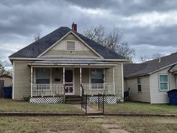 Pre-foreclosure in  E HARRISON AVE Guthrie, OK 73044