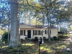 Pre-foreclosure in  5TH AVE SE Magee, MS 39111