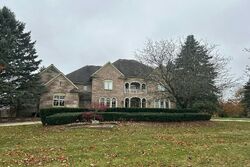 Pre-foreclosure in  MURFIELD DR Rochester, MI 48306
